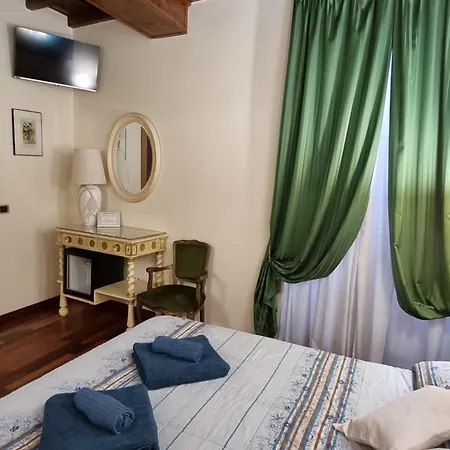 Diapason Colosseo Oda ve Kahvaltı 4*