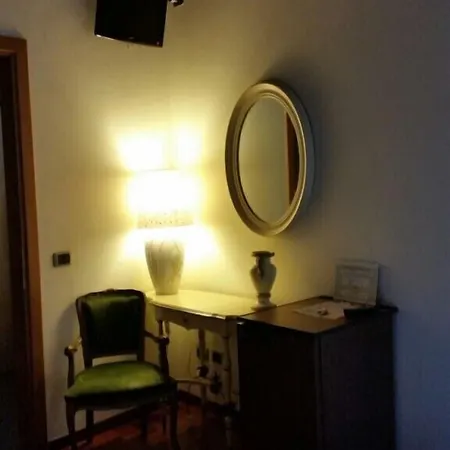 Diapason Colosseo Oda ve Kahvaltı 4*